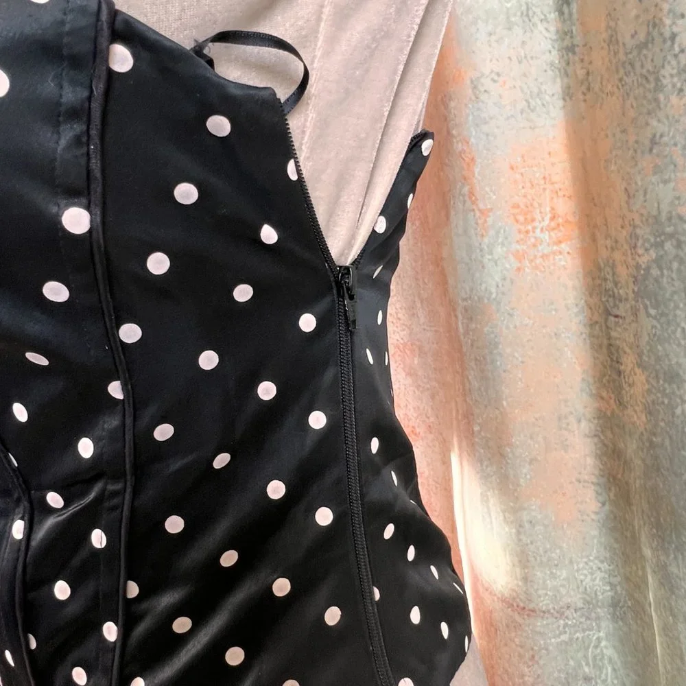 πSixthsense Sexy Corsage Top Black with White Polka Dots & Zipper on the Side - Picture 4 of 15